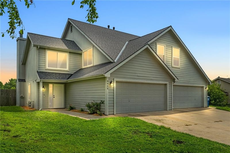 4929 Stoneback Pl, Lawrence, KS 66047