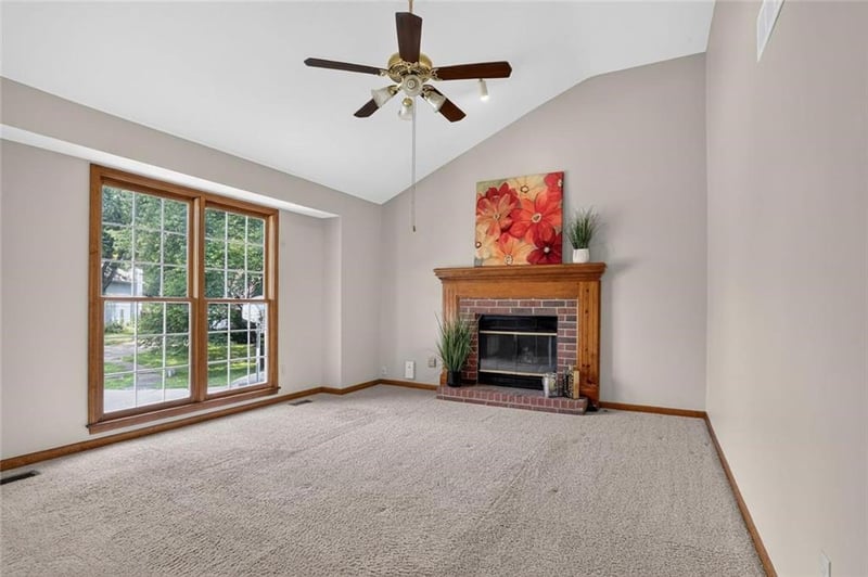 6405 N Amoret Ave, Kansas City, MO 64151