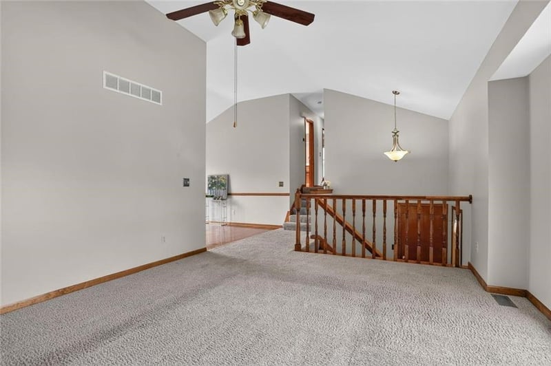 6405 N Amoret Ave, Kansas City, MO 64151