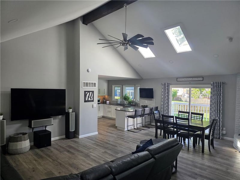 3710 Beechwood Dr, Lee's Summit, MO 64064