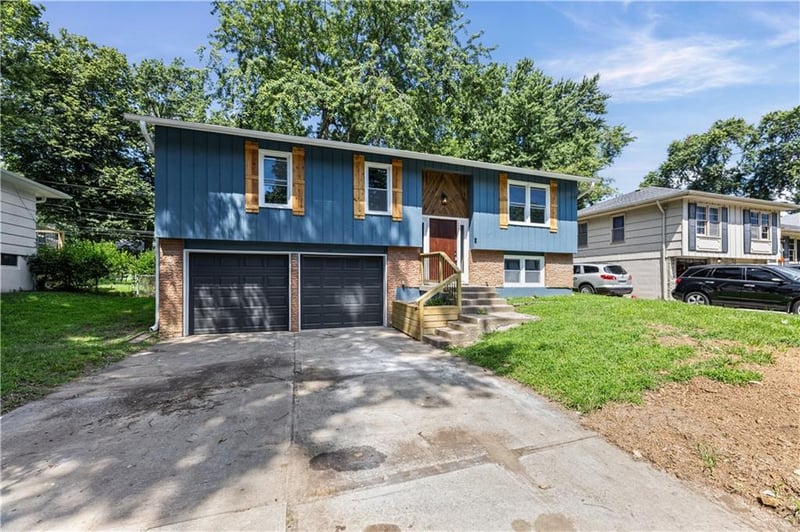 9406 Oakland Ave, Kansas City, MO 64138