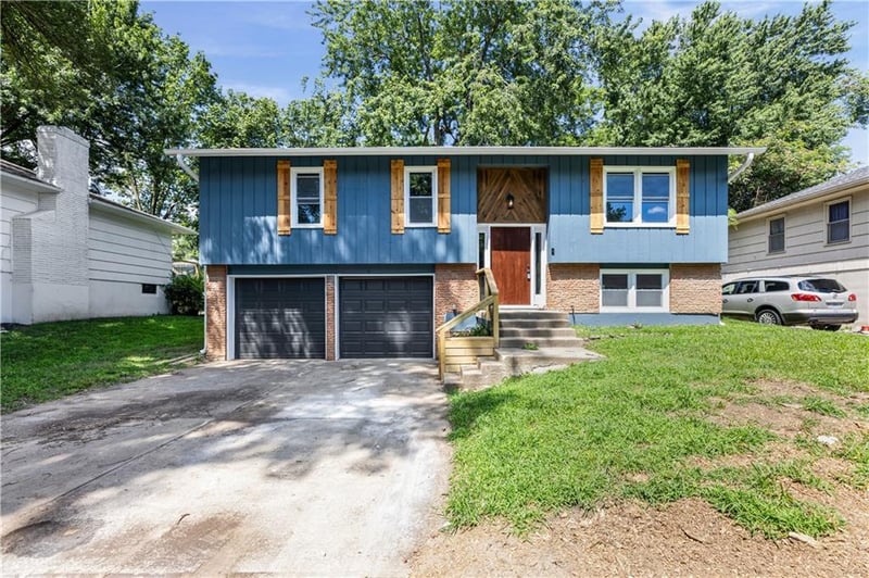 9406 Oakland Ave, Kansas City, MO 64138