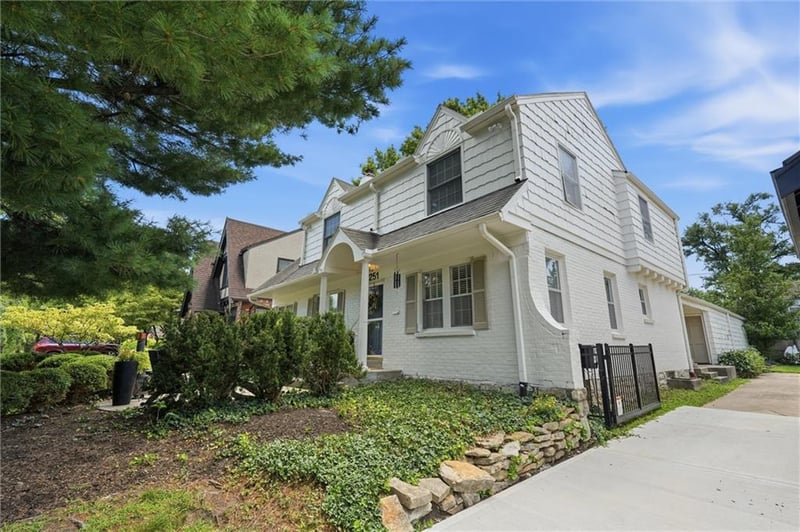 1251 W 71st Ter, Kansas City, MO 64114