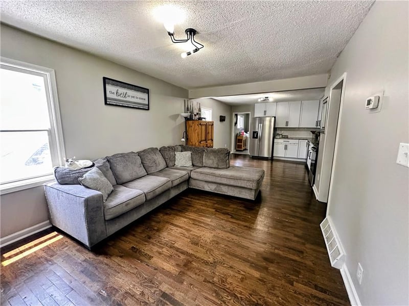430 Chelsea Ave, Kansas City, MO 64123