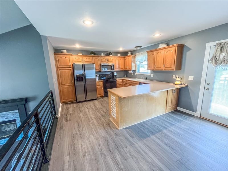 404 Colony Ave, East Lynne, MO 64743