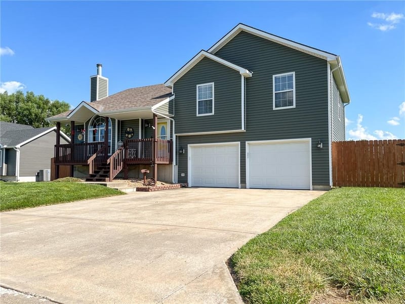 404 Colony Ave, East Lynne, MO 64743