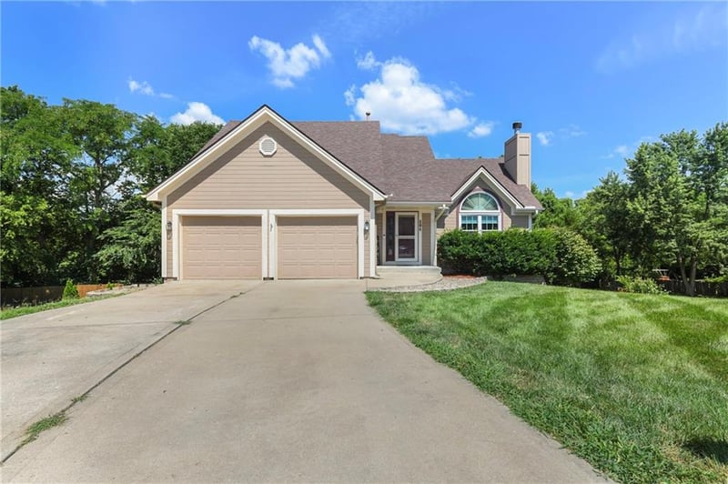 604 Hawthorne Pl, Liberty, MO 64068