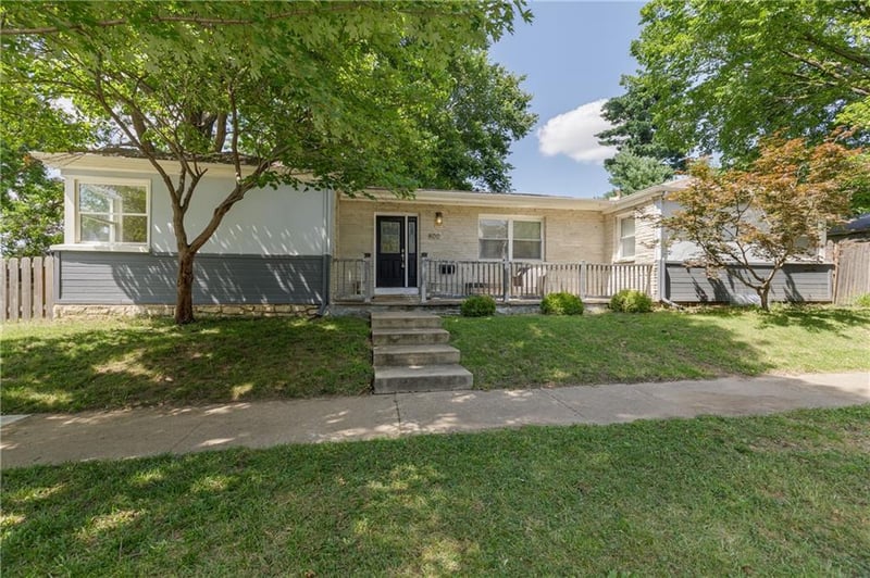 800 73rd St, Kansas City, MO 64131