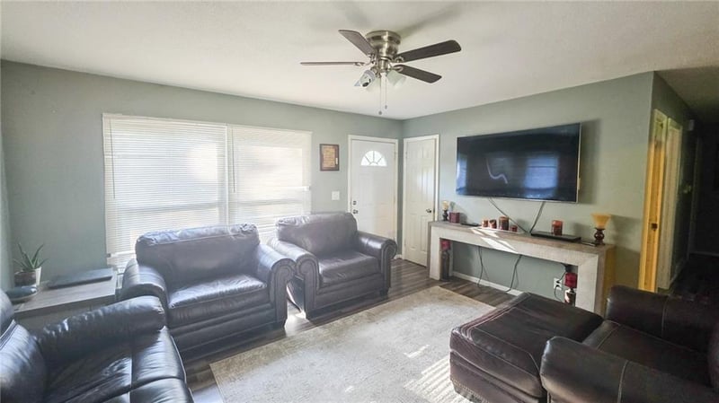 4216 Cottage Ave, Independence, MO 64055