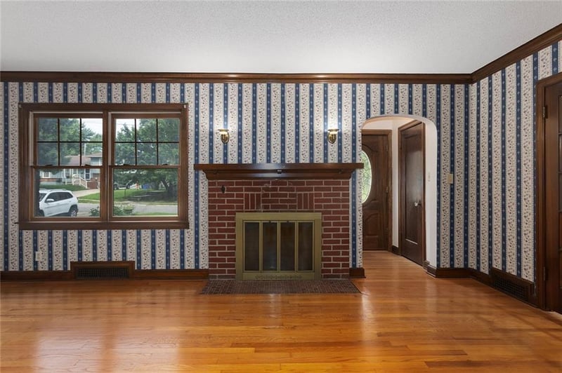 8117 Craig St, Overland Park, KS 66204