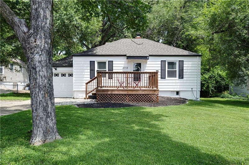 5712 55th St, Mission, KS 66202