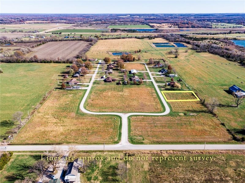 00036 975 Ter, Pleasanton, KS 66075