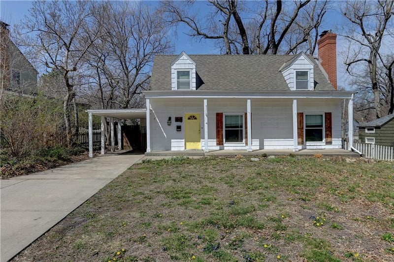 5300 Sycamore Dr, Roeland Park, KS 66205