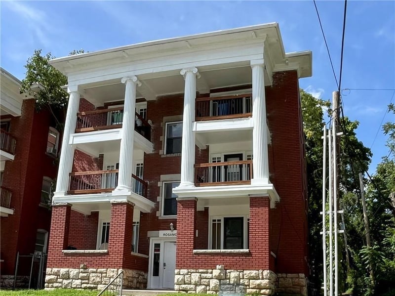 2408 29th St, Kansas City, MO 64109