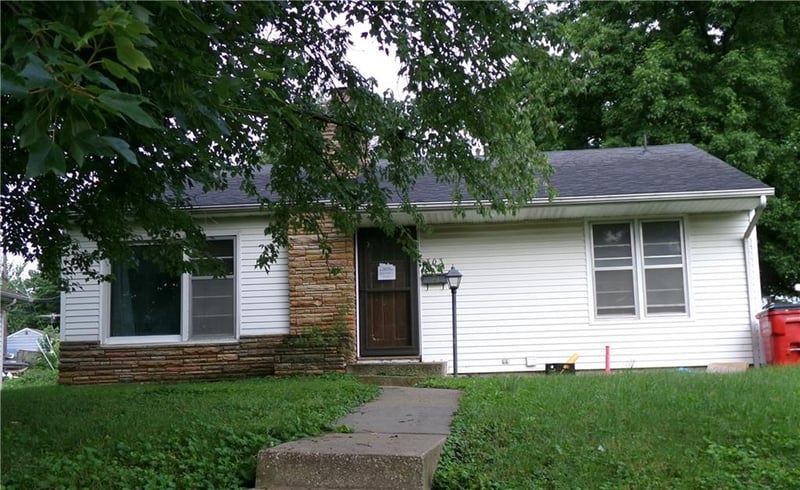 303 27th St, Lexington, MO 64067