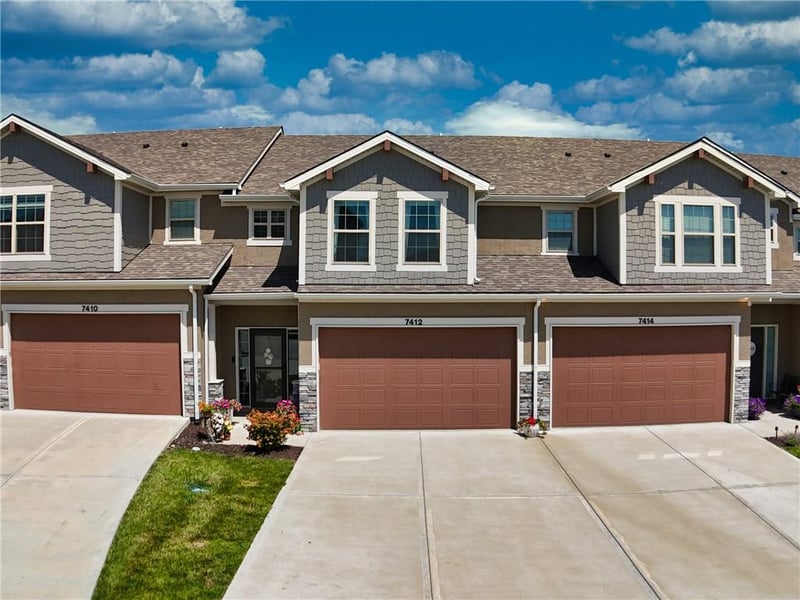 7412 Grand Slam St, Parkville, MO 64152