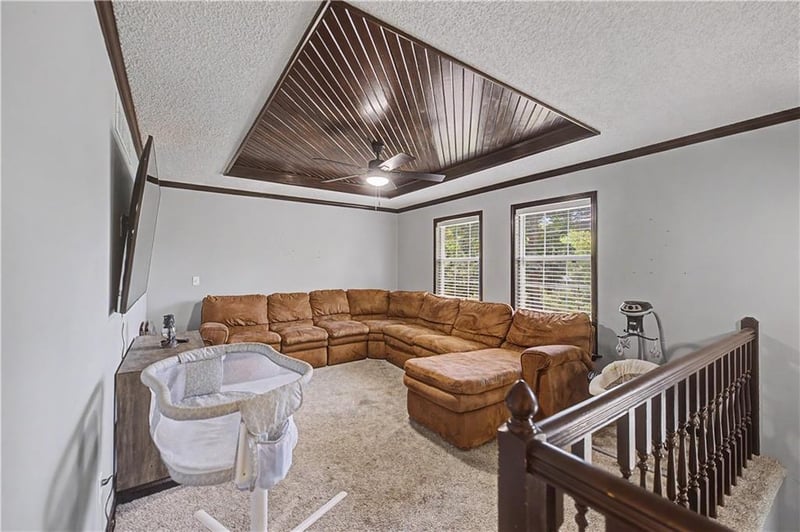 401 Minter Rd, Grain Valley, MO 64029