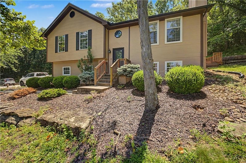 401 Minter Rd, Grain Valley, MO 64029