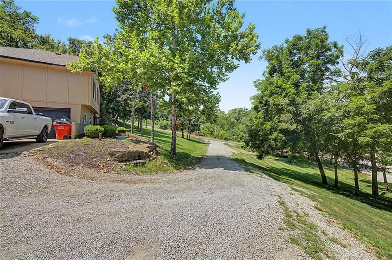 401 Minter Rd, Grain Valley, MO 64029