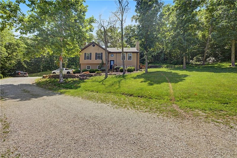 401 Minter Rd, Grain Valley, MO 64029
