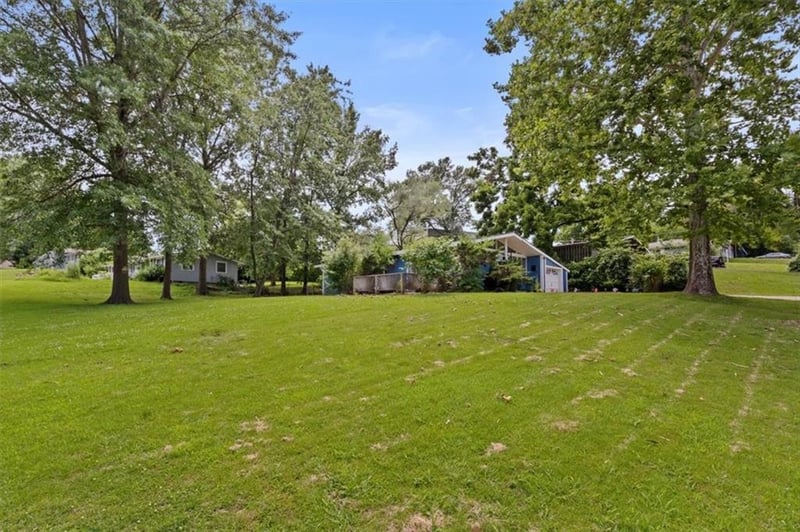 1907 57th St, Gladstone, MO 64118