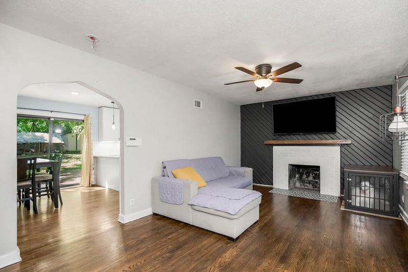 5228 Nieman Rd, Shawnee, KS 66203