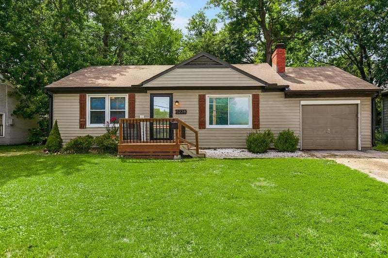 5228 Nieman Rd, Shawnee, KS 66203