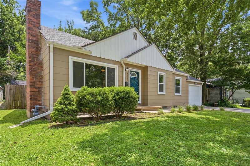 8107 Ward Pw, Kansas City, MO 64114