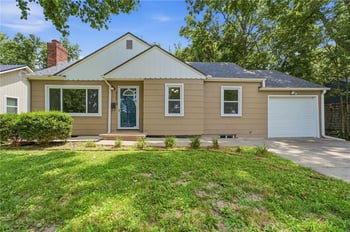 8107 Ward Pw, Kansas City, MO 64114