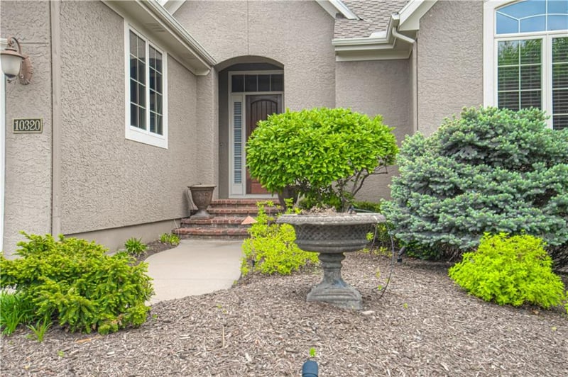 10320 W 142nd St, Overland Park, KS 66221