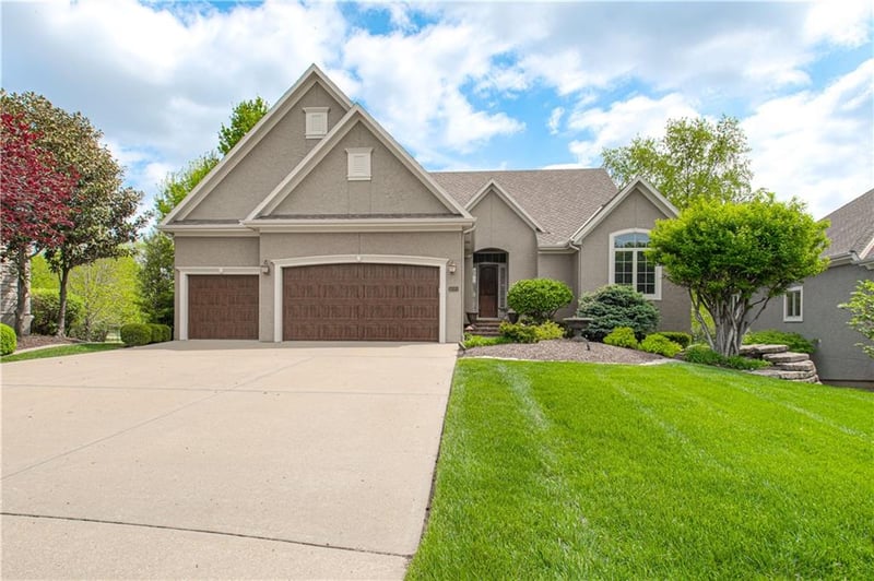 10320 W 142nd St, Overland Park, KS 66221