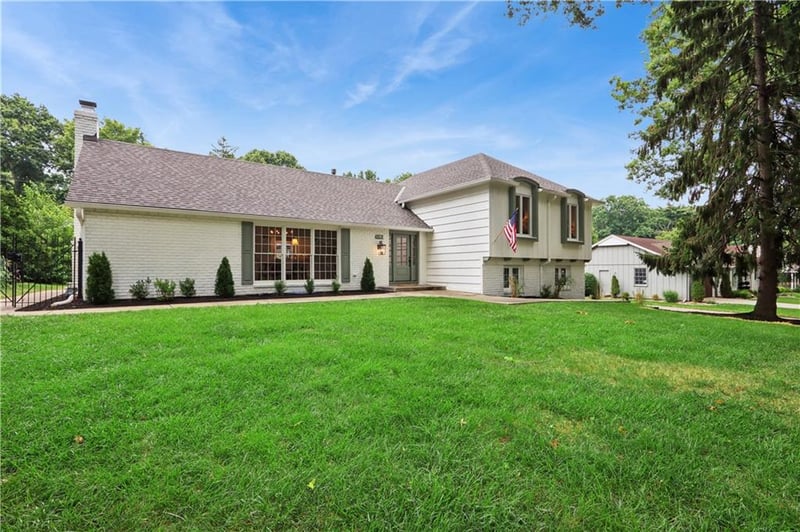 4808 81st St, Prairie Village, KS 66208