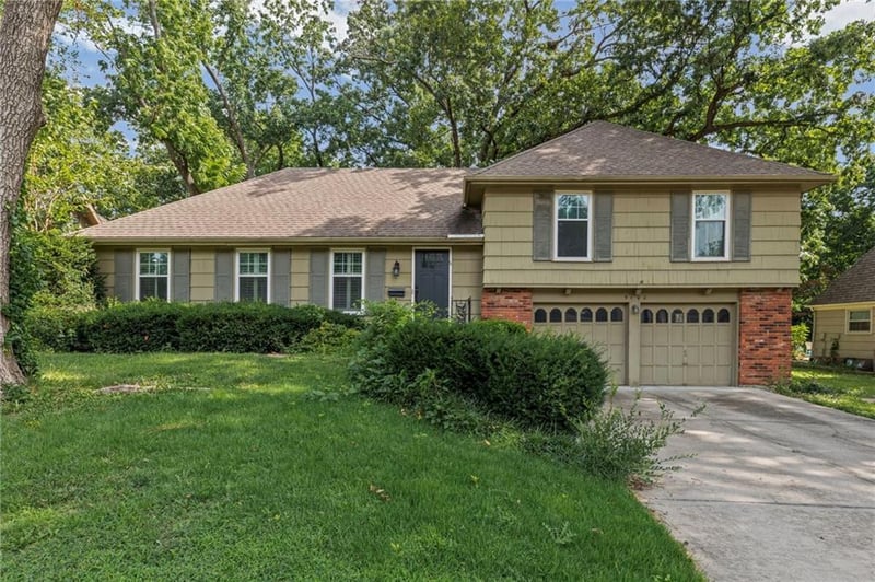 9108 106th St, Overland Park, KS 66212