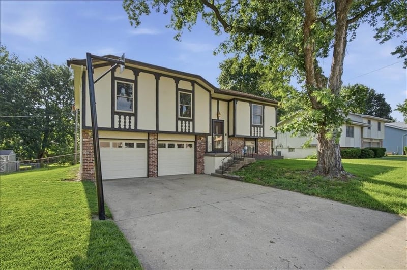 2931 S 53rd Ter, Kansas City, KS 66106