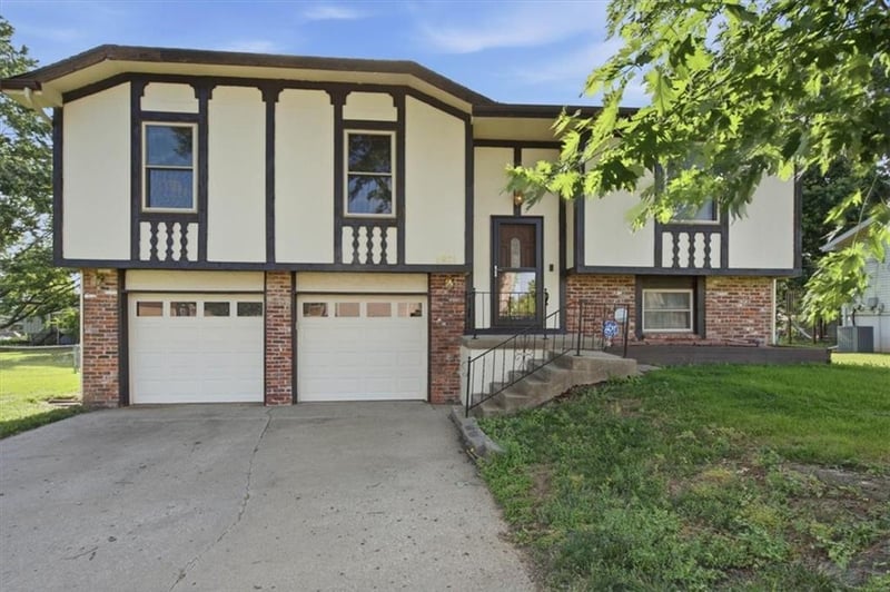 2931 S 53rd Ter, Kansas City, KS 66106