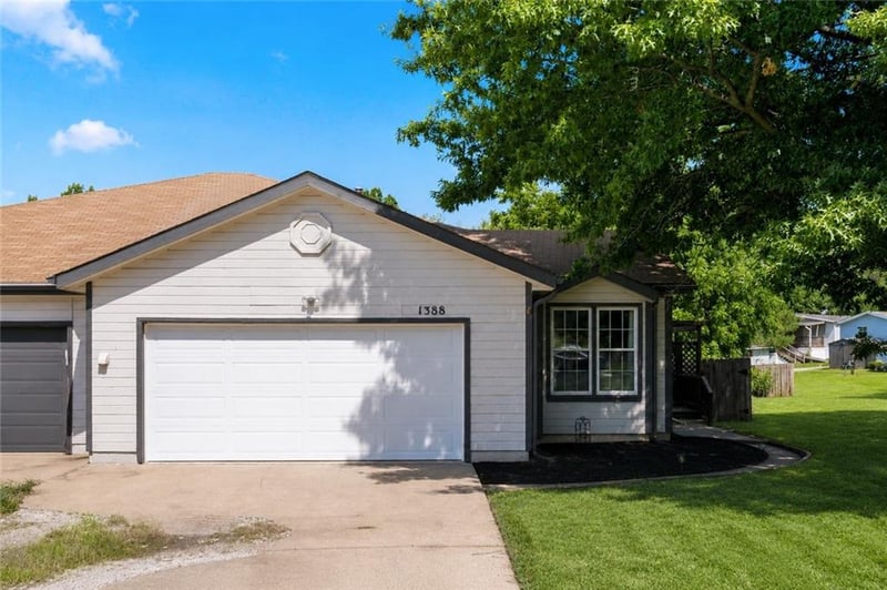 1388 N Ridge Pw, Olathe, KS 66061