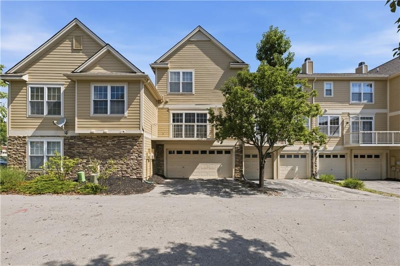 7619 W 158th Ter, Overland Park, KS 66223