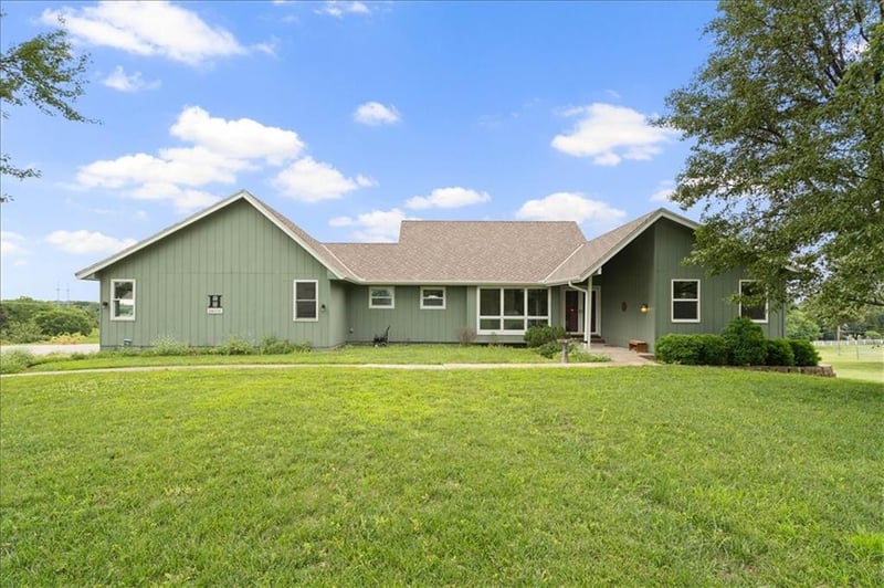 28035 W 89th St, De Soto, KS 66018