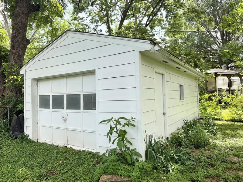 4621 42nd St, Kansas City, MO 64117