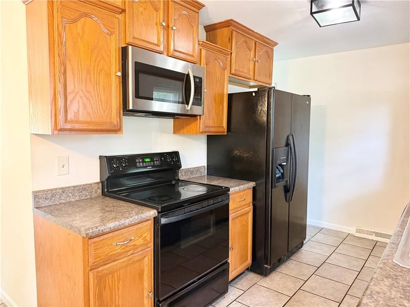 4621 42nd St, Kansas City, MO 64117