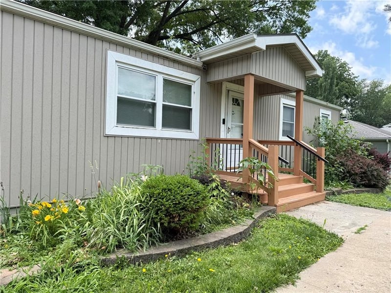 4621 42nd St, Kansas City, MO 64117