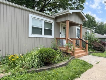 4621 NE 42nd St, Kansas City, MO 64117