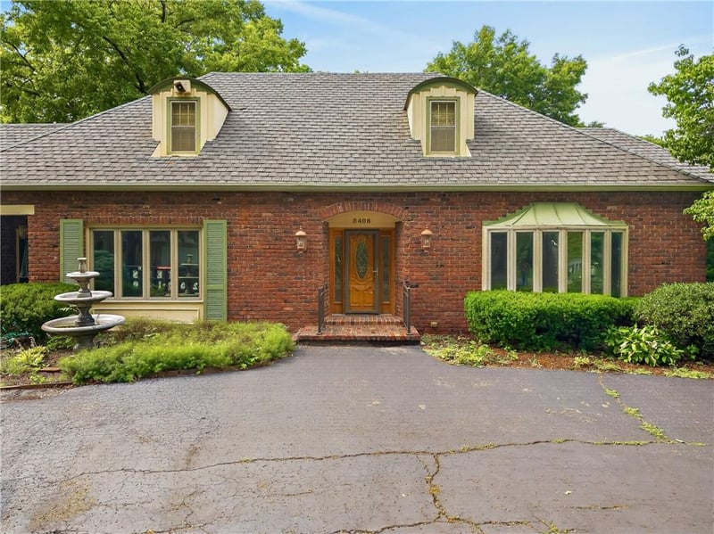 3408 Shady Bend Dr, Independence, MO 64052