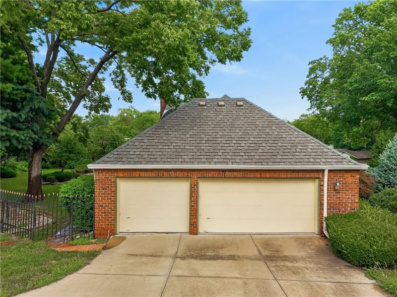 3408 Shady Bend Dr, Independence, MO 64052