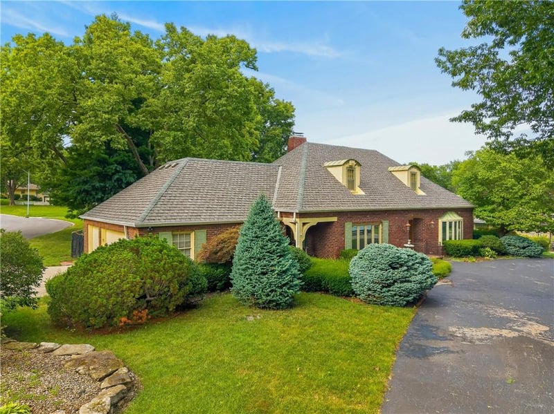 3408 Shady Bend Dr, Independence, MO 64052