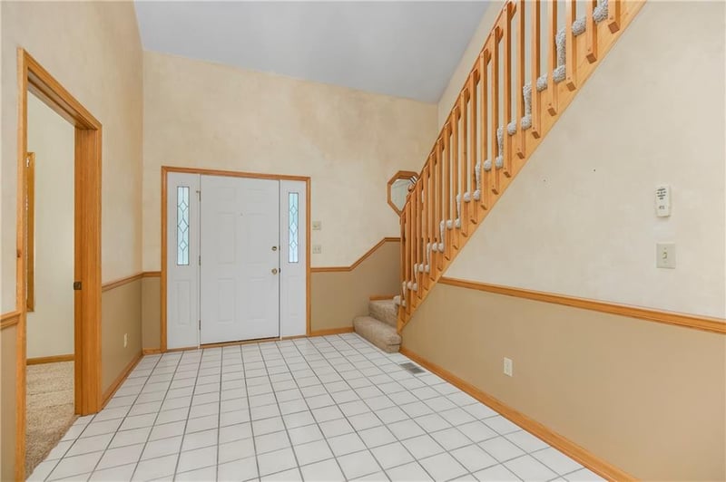 5335 Halsey St, Shawnee, KS 66216