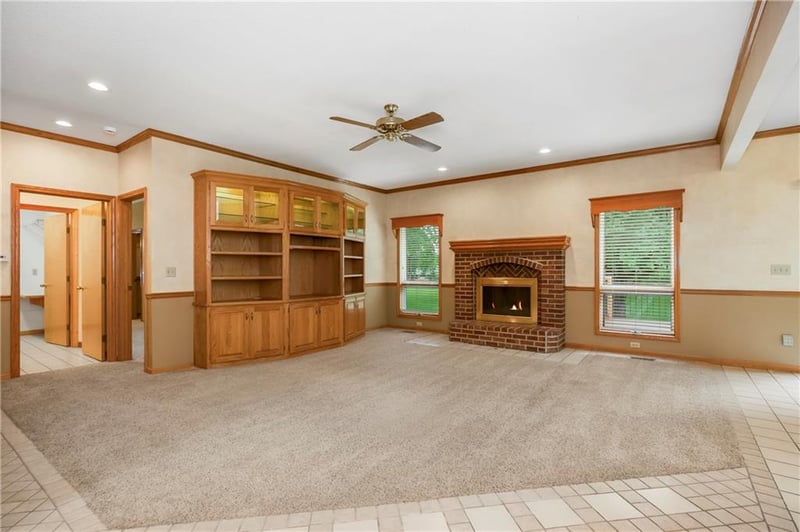 5335 Halsey St, Shawnee, KS 66216