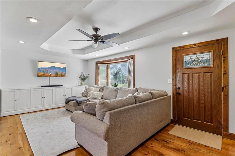 18420 Renner Rd, Olathe, KS 66062