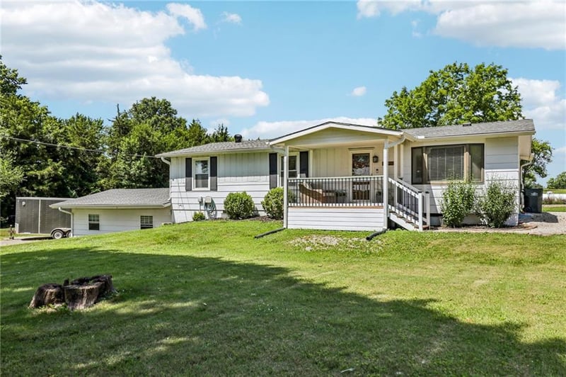18420 Renner Rd, Olathe, KS 66062