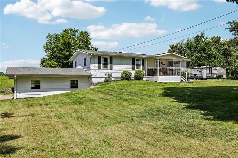 18420 Renner Rd, Olathe, KS 66062